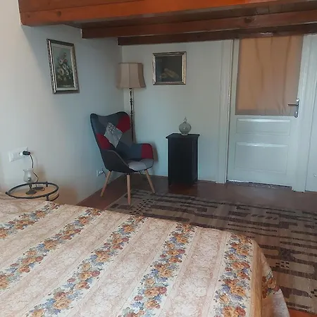 Casa Julija Ρόβινι